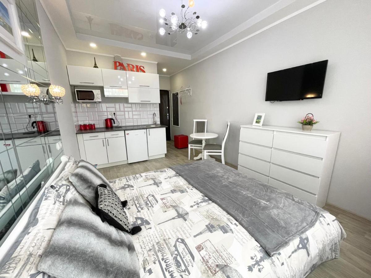 Apartment Paris 51 *